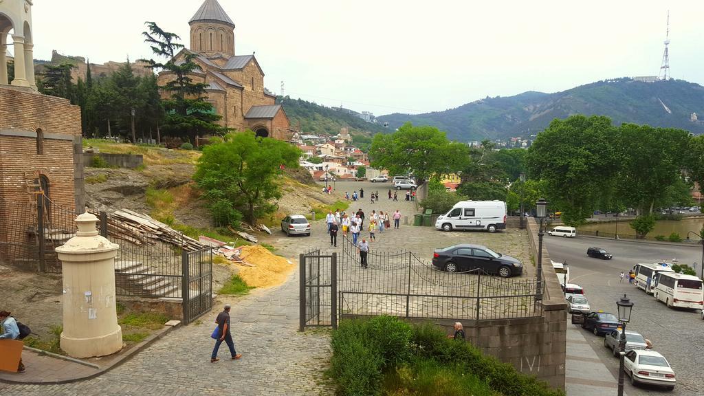 Tiflis Metekhi Hotel Buitenkant foto